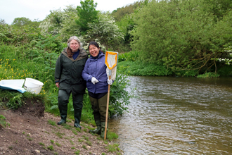 Riverfly volunteers (c) Josh Kubale