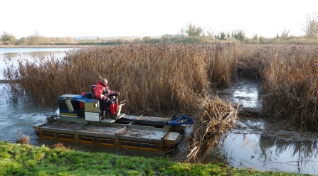 A truxor at Marsworth Reservoir