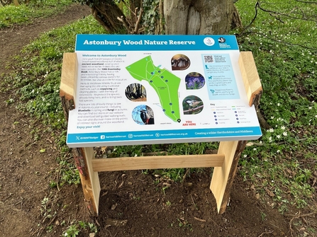 New entrance sign at the southern end of Astonbury Wood Early April 2025 © Iain Ward