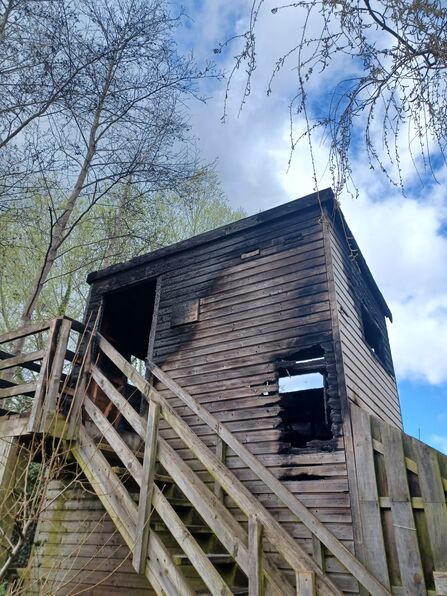 Hide at Tewinbury after the fire