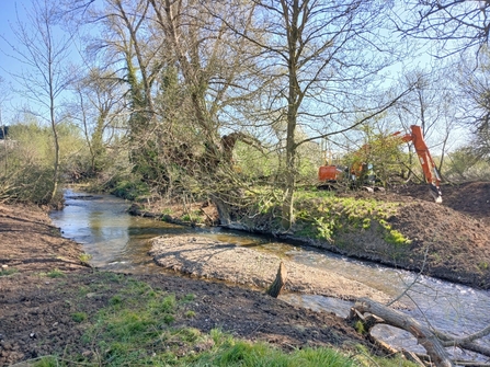 Works on the River Stort to put back gravel bars and grade the banks
