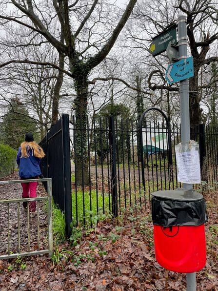 Public footpath to Old Park Wood